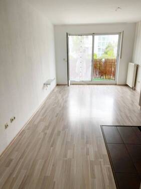 Wohnzimmer - 2 Zimmer Etagenwohnung zum Kaufen in Sulzbach