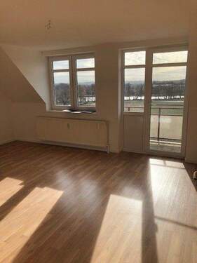 Wohnzimmer - 3 Zimmer Etagenwohnung zur Miete in Trebsen