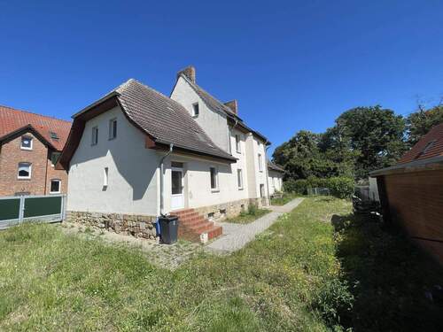 Rückansicht - 9 Zimmer Mehrfamilienhaus, Wohnhaus in Oschersleben