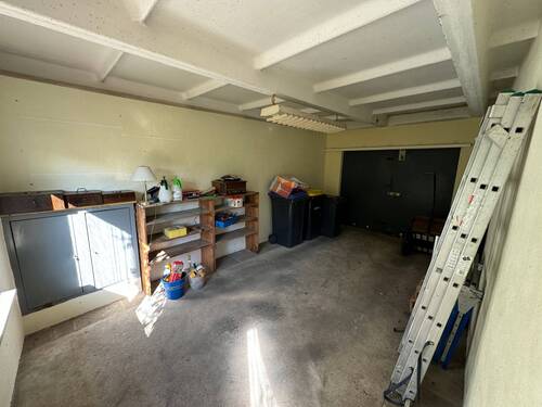 Garage - 