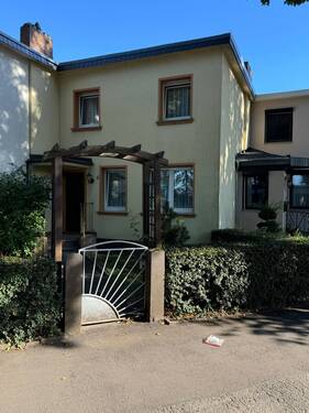 Hauptansicht - 3 Zimmer Reihenmittelhaus zum Kaufen in Bernburg