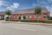Straßenansicht - Ein- oder Zweifamilienhaus mit Nebengelass in Brunau!