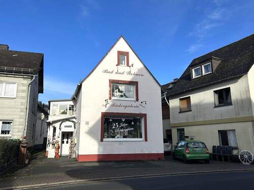 Bild 1 - Hirzenhain: Vielfältig nutzbare Immobilie sucht neuen Eigentümer