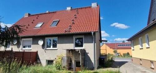 Gebäudeansicht Rückseite - Doppelhaushälfte mit viel Potenzial für Handwerker