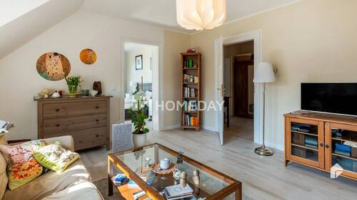 Wohnzimmer 2 - 1 Zimmer Mehrfamilienhaus, Wohnhaus in Rötha