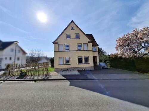 Außen - 8 Zimmer Einfamilienhaus in Oerlinghausen