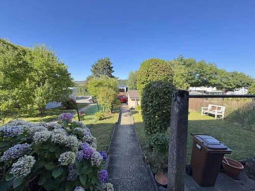 Vorgarten - 6 Zimmer Reihenmittelhaus in Stuttgart / Degerloch