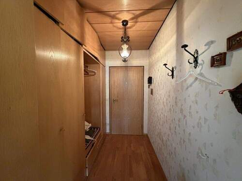 Flur mit Einbauschrank - 