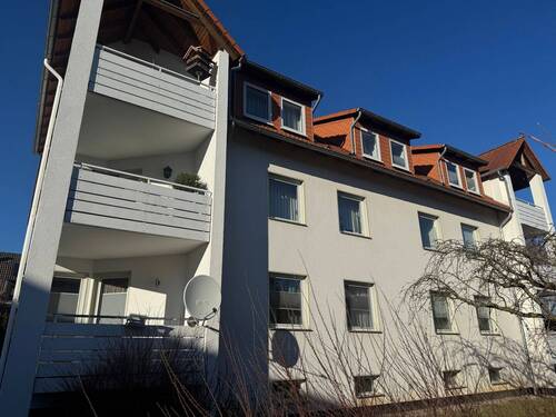 Ansicht von der Einfahrt - 3 Zimmer Etagenwohnung in Göttingen