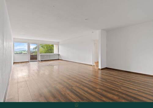 Wohn- und Esszimmer mit Loggiazugang - 3 Zimmer Etagenwohnung zum Kaufen in Nesselwang