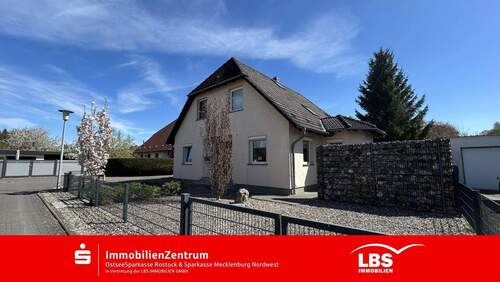 Außenansicht - Traumhaus für Ihre Familie! - 305.000,00&nbsp;EUR Kaufpreis, ca.&nbsp; 186,00&nbsp;m&sup2;&nbsp;Wohnfl&auml;che