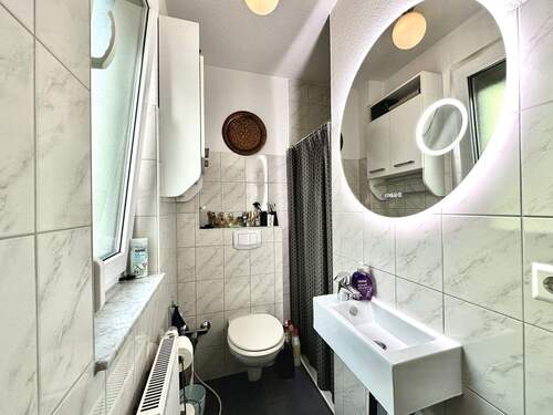 Gäste WC mit Dusche - 