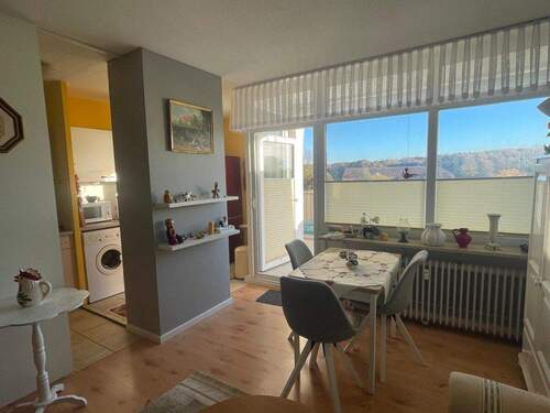 Wohnbereich mit tollem Ausblick - 1 Zimmer Etagenwohnung zum Kaufen in Heiligenhafen