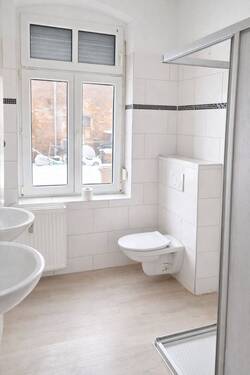 Bad mit Dusche.jpg - 
