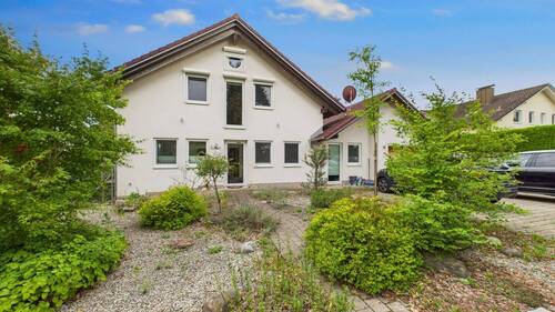 Voderseite Gebäude.jpg - 