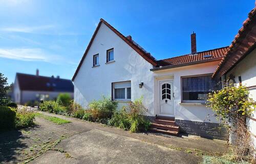 Haus und Hof - 3 Zimmer Doppelhaushälfte zum Kaufen in Köthen (Anhalt)