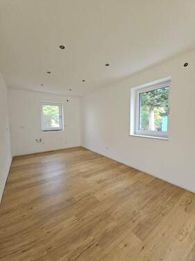 IMG-20251010-WA0002.jpg - Mehrfamilienhaus, Wohnhaus mit 145,00 m² in Aholfing zur Miete