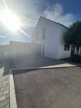 Garage - 6 Zimmer Einfamilienhaus in Volkertshausen