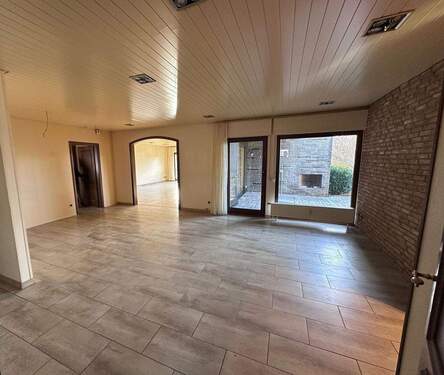 Essbereich - 6 Zimmer Bungalow zum Kaufen in Solingen