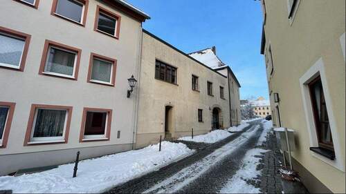 Straßenansicht - 2 Zimmer Etagenwohnung zur Miete in Stolpen