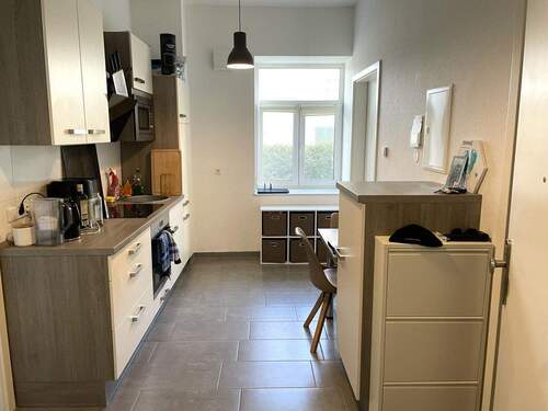 Flur und Küche
- 2 Zimmer Etagenwohnung zur Miete in Dresden