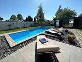 Liegeplatz am Pool - 
