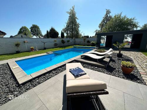 Liegeplatz am Pool - 