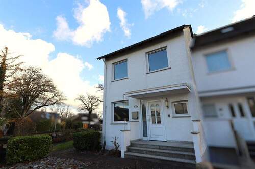 Außen Hauseingang - 4 Zimmer Reihenendhaus in Lage