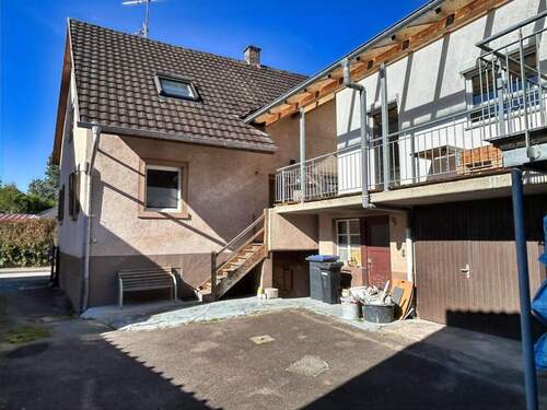 Rückseite Hauptwohnhaus - 5 Zimmer Mehrfamilienhaus, Wohnhaus zum Kaufen in Herbolzheim