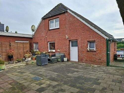 Rückwärtige Ansicht - 6 Zimmer Mehrfamilienhaus, Wohnhaus in Leer