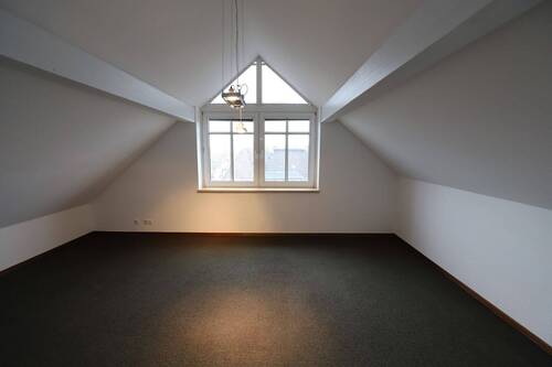 Dachgeschoss - Etagenwohnung mit 72,00 m&sup2; in Darmstadt zur Miete