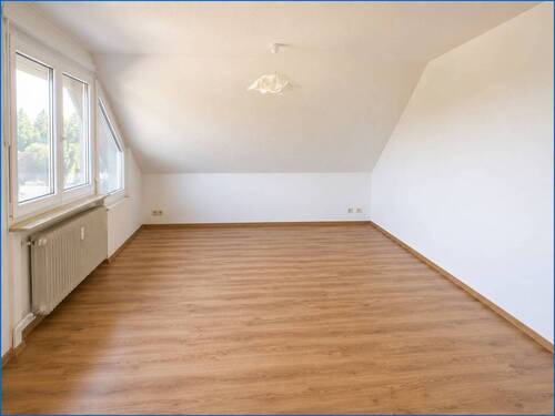 Wohnzimmer - Großzügige 2 Zimmer Wohnung mit großem Balkon, in ruhiger Lage von Mühlhausen-Ehingen