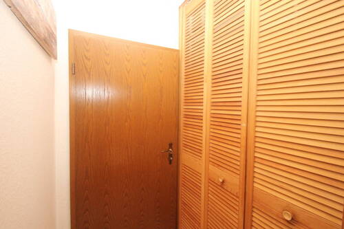 ... mit Einbauschrank in ... - 