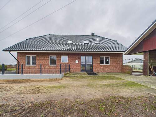 Außenansicht - Exklusives Einfamilienhaus in Alleinlage mit 7 Zimmern und XL-Wohnbereich