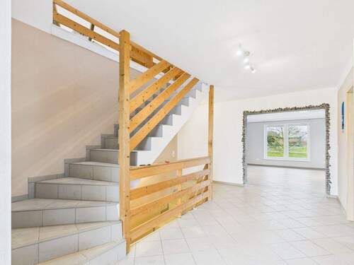 Flur - 7 Zimmer Einfamilienhaus in Bornhöved