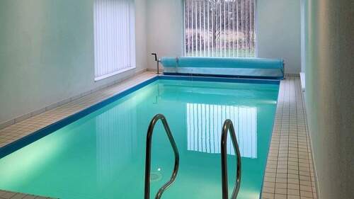 Pool - 5 Zimmer Einfamilienhaus in Bastorf