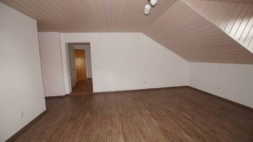 Wohnen - Etagenwohnung mit 110,00 m² in Rattiszell zur Miete