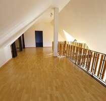 ==Großzügige Galerie-Wohnung mitten im Herzen der Lagenser City==