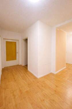 Flur - 4 Zimmer Etagenwohnung in Dresden