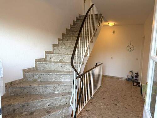 gepflegtes Treppenhaus - 3 Zimmer Etagenwohnung in Schwarzenbek