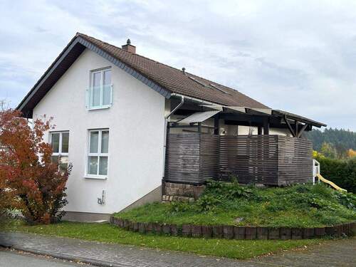 Bild 2 - 9 Zimmer Einfamilienhaus zum Kaufen in Ehringshausen / Kölschhausen