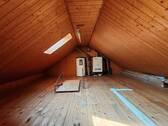 Spitzboden mit Heizungsanlage - 