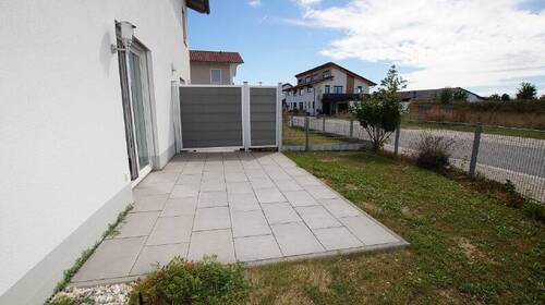 Terrasse - 2 Zimmer Doppelhaushälfte zur Miete in Aiterhofen