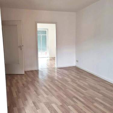 Zimmer 1 - 2 Zimmer Etagenwohnung in Döbeln