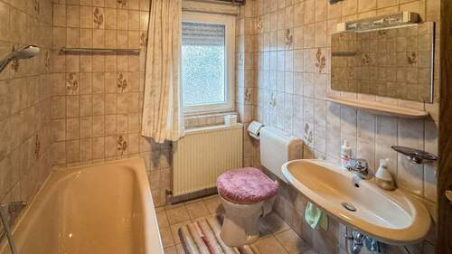 Wannenbad mit WC OG - 