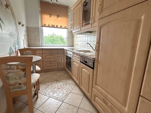 Gepflegte Einbauküche - 