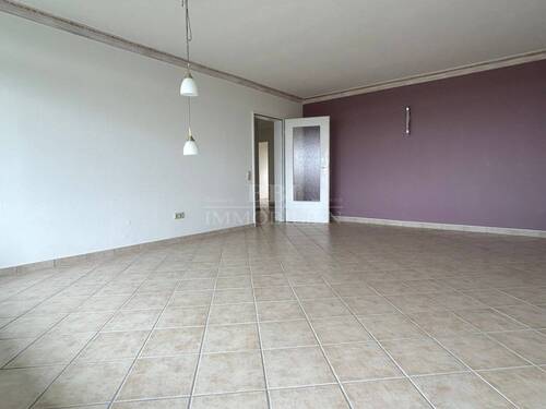 ... mit Zugang zum großen Balkon - 