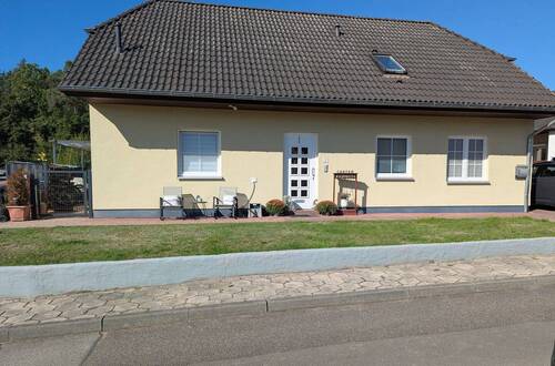 Front-1.jpg - Bungalow zum Kaufen in Hütschenhausen
