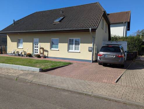 Front-Garage 1.jpg - Bungalow in Hütschenhausen