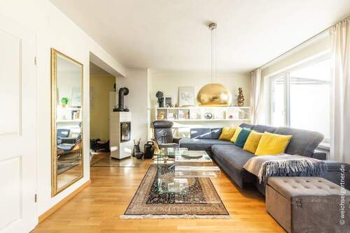 Gemütliches Wohnzimmer - Reihenmittelhaus mit 117,80 m&sup2; in München zum Kaufen